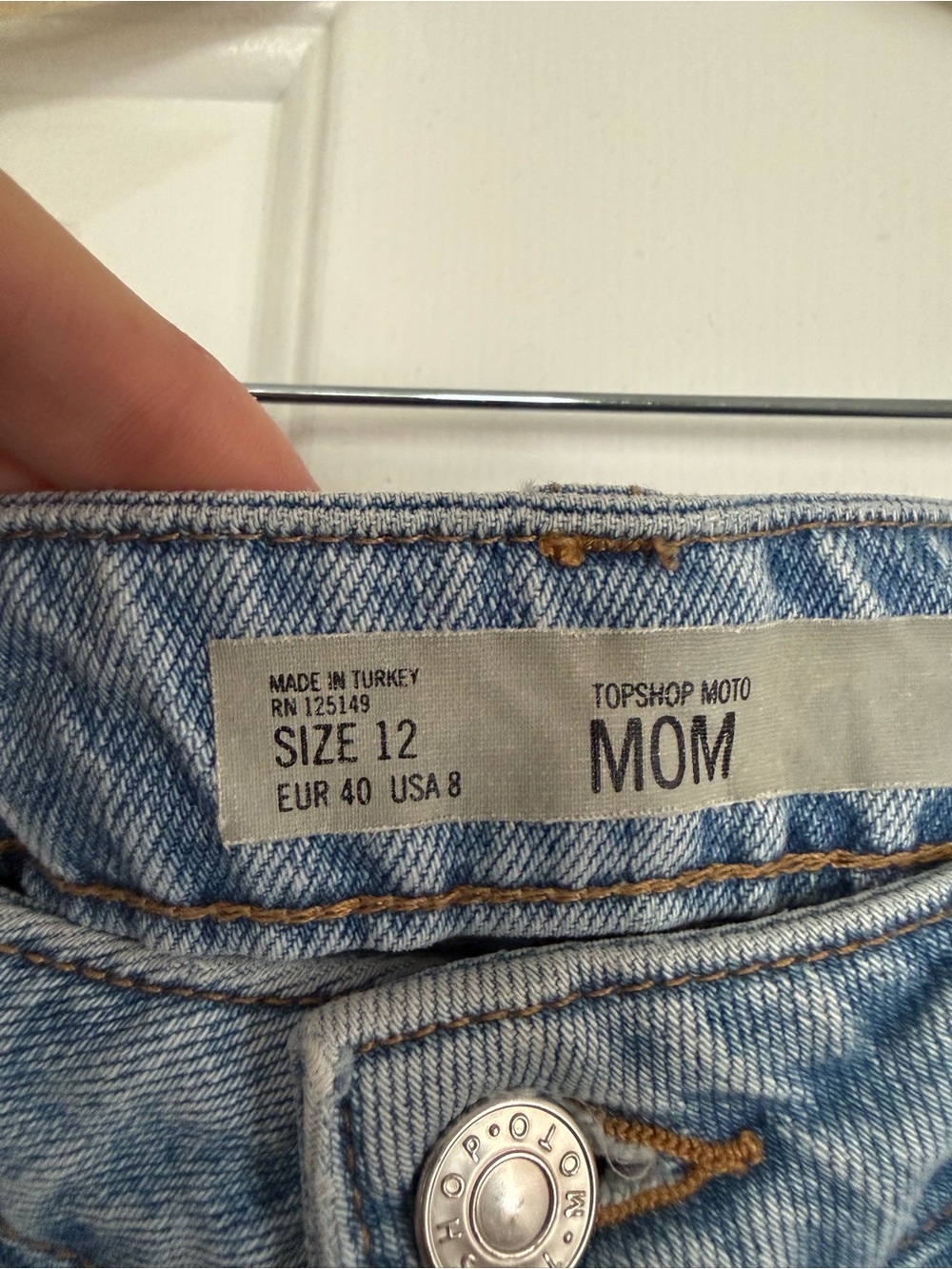 Topshop Moto Mom Women’s Embroidered Floral Denim Shorts - Picture 2 of 5